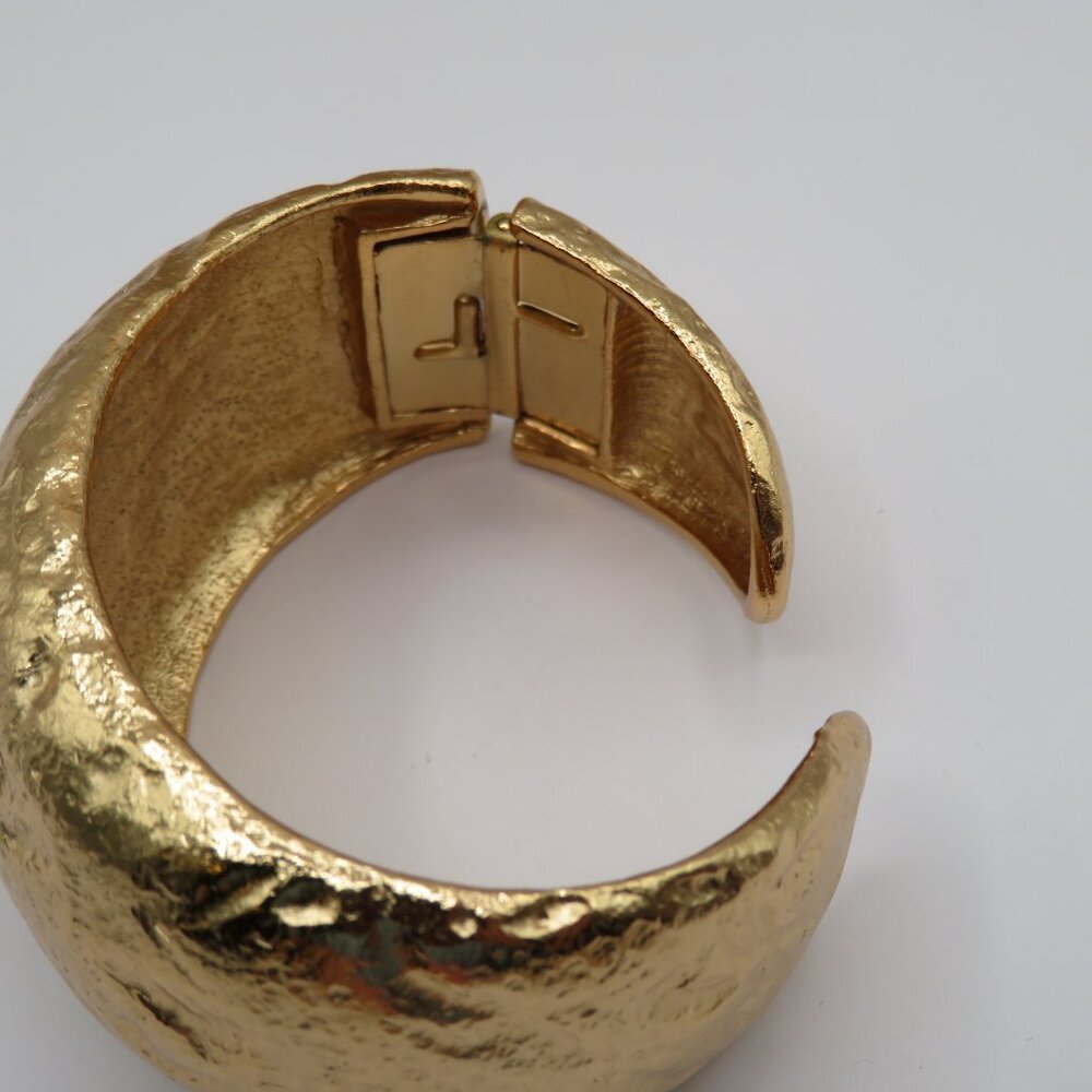 Elegant Gold Textured Cuff Bracelet - Picture 7 of 11